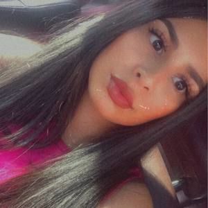 Meet your Posher, Nereyda